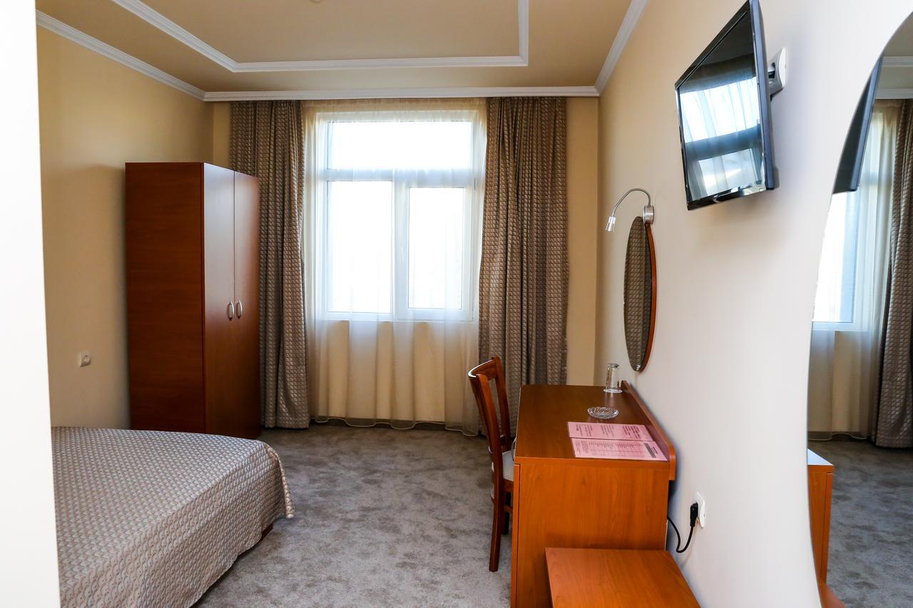 Hotel Bulgaria Kŭrdzhali Extérieur photo